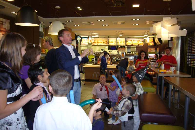 Mcdonald usmev PO 004