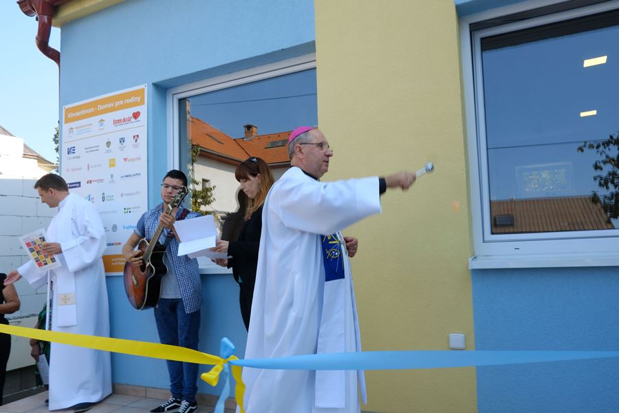 Otvorenie centra pomoci Vincentínum v Košiciach - Šaci