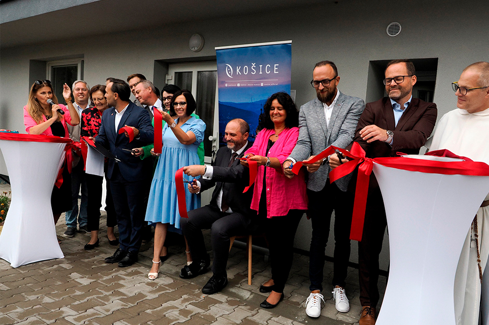 Slávnostne sme otvorili 4 nájomné byty v Košiciach, kapacitu centra pre obnovu rodiny rozširujeme aj v Bratislave